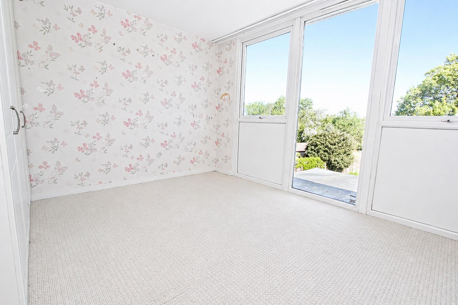 Roundwood Way, Banstead